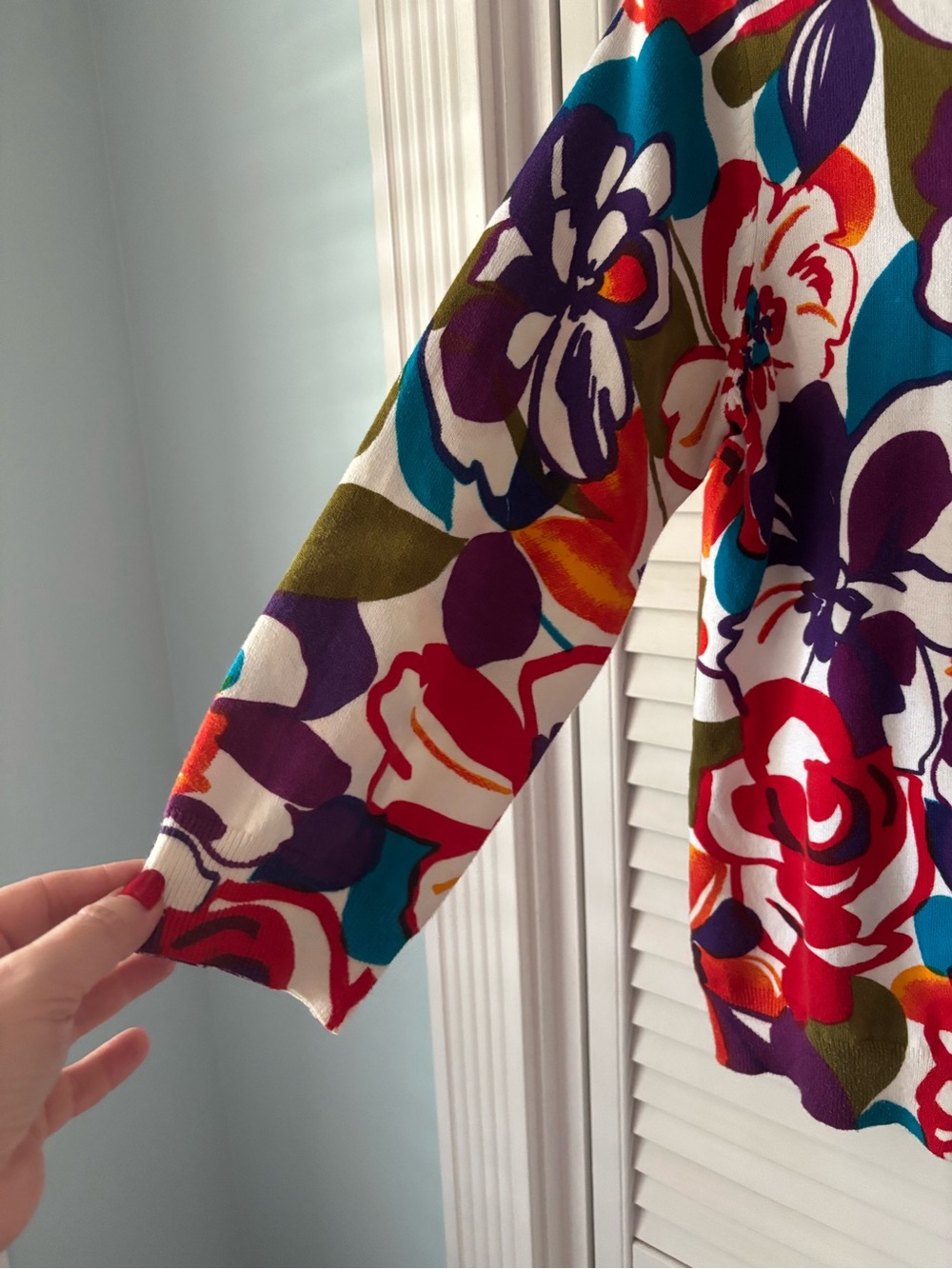Colorful Lightweight Sweater - Picture 4 of 5